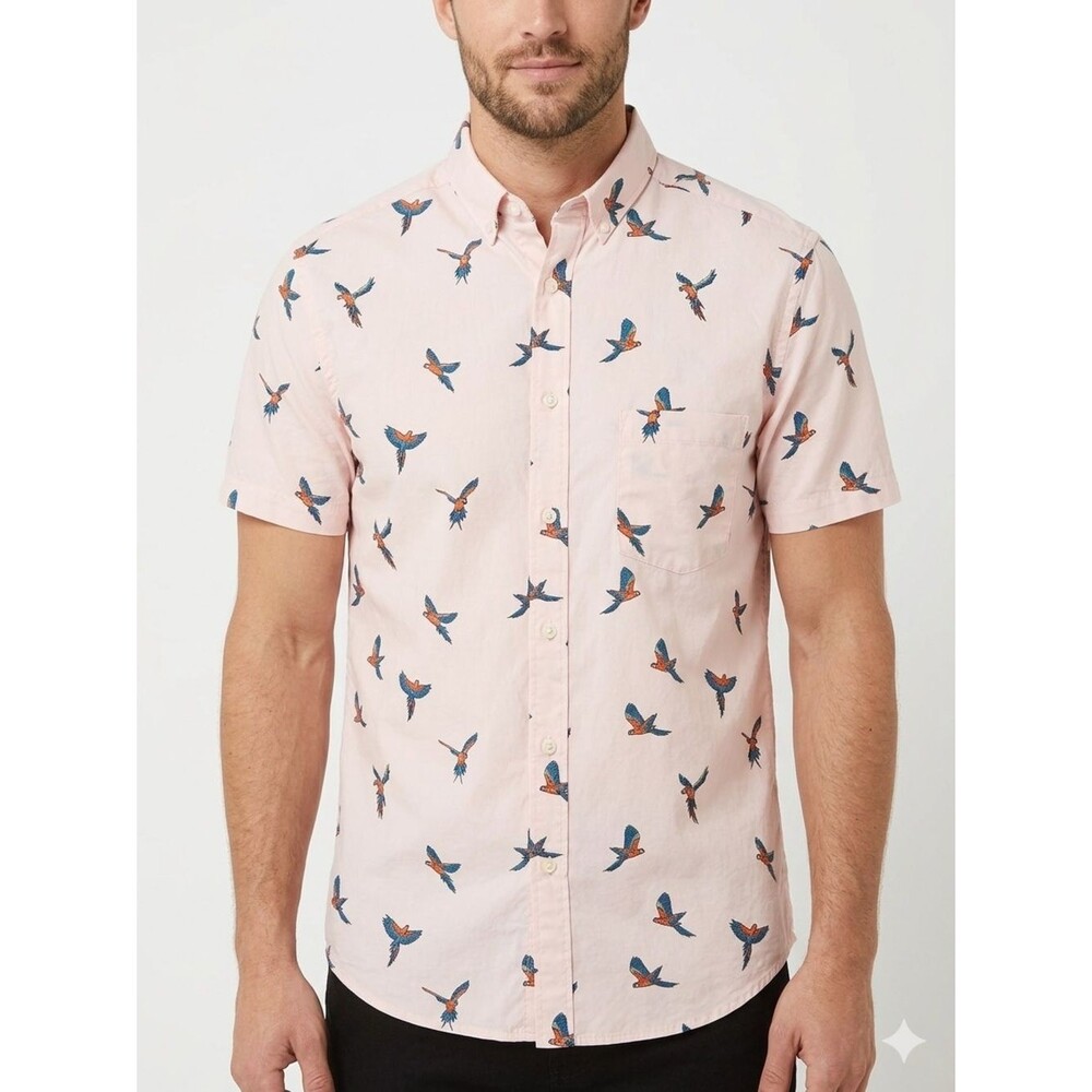 Goodfellow & Co Pink Parrot Print Short Sleeve Button Down Shirt Size Medium